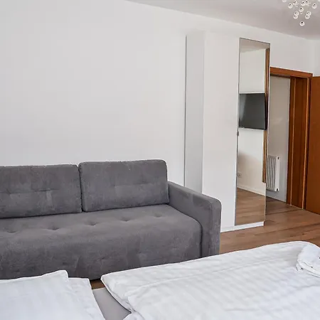 Heli Apartman Hajduszoboszlo Exterior photo
