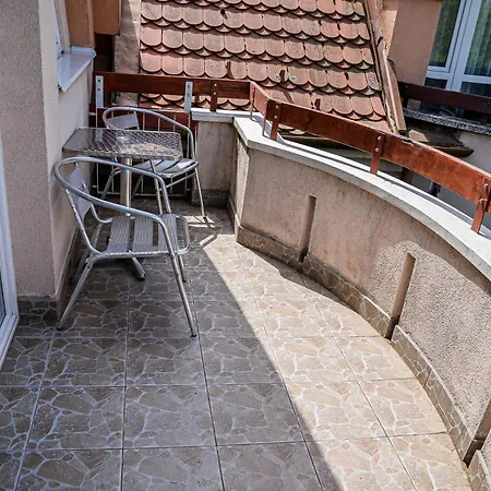 Heli Apartman Hajduszoboszlo Exterior photo